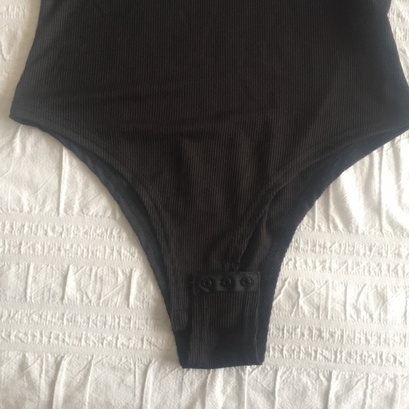 Strappy bodysuit - Picture 3 of 5